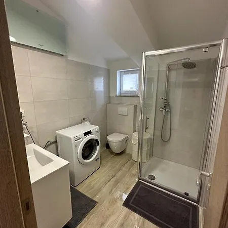 Apartment Stinjan *